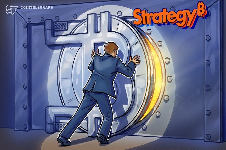 Bitcoin price falls up to 4% on Strategy BTC sale as trader sees Summer 2022 repeat