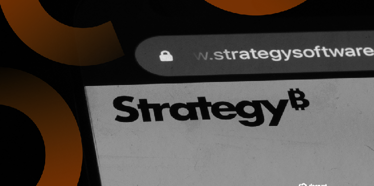 Strategy Bitcoin Sales 'Mostly Noise,' Standard Chartered Says, Holding $100K BTC Call
