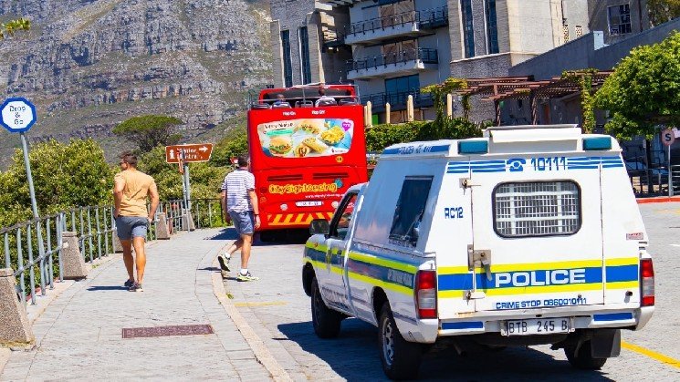 Cape Town Expands Crypto Fraud Fight as Police Seize Luxury Cars With Fake Plates