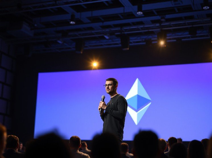 Galaxy CEO Calls Vitalik Buterin a ‘Crypto Hero,’ Warns Reduced Activity Is Hurting Ethereum