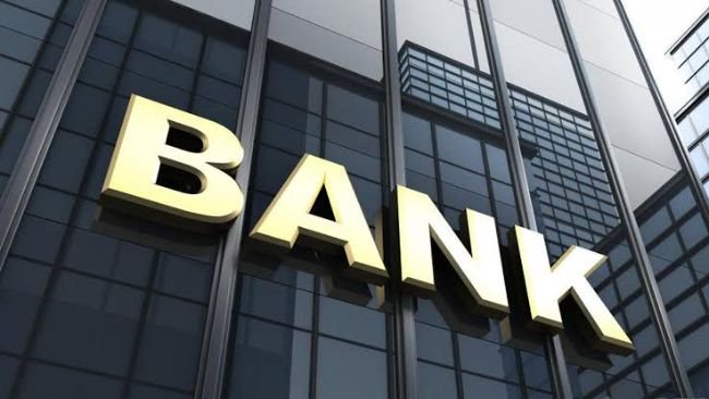 Singapore Regulator Tells Banks to Report Their “Cryptos”