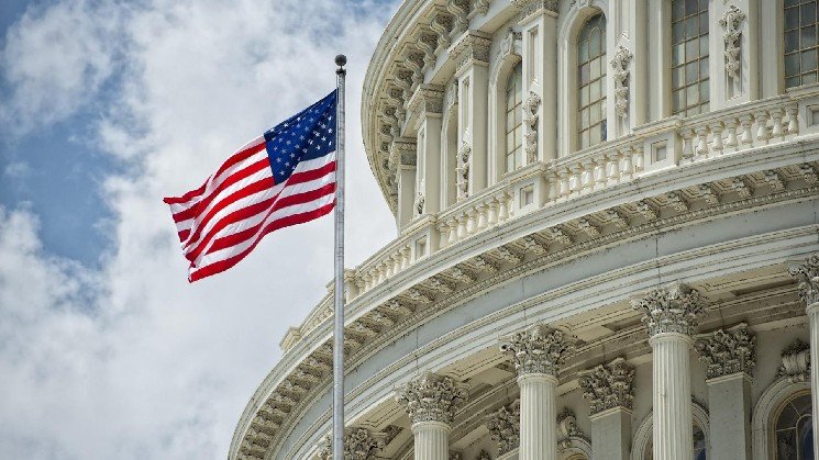 XRP leads majors losses as Clarity Act vote slips to September
