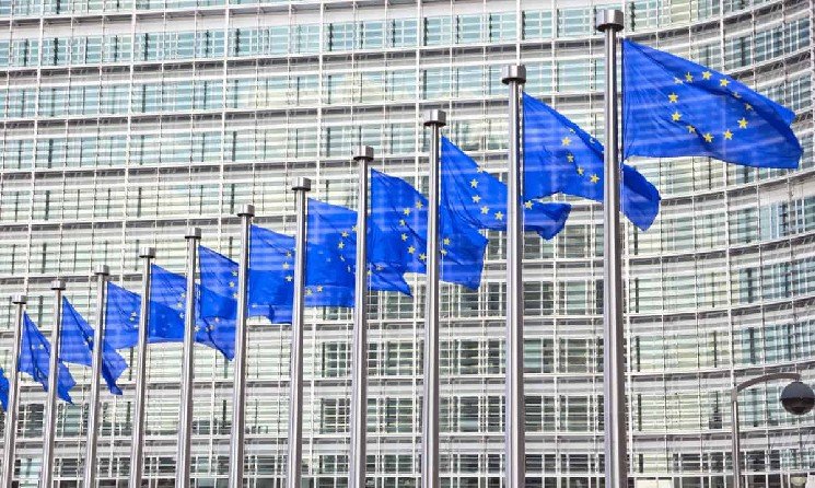 Scammers Pose as EU Regulators to Target Crypto Users Displaced by MiCA Deadline