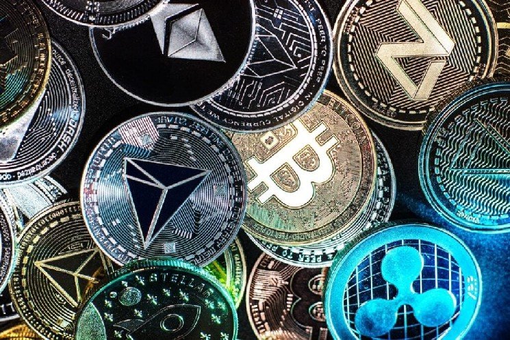 'Everything Except Bitcoin Is Dead'? No, Watch ETH and SOL, Industry Veterans Say