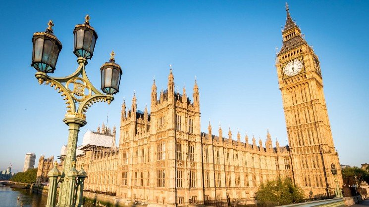 UK lawmakers question lenders over lack of banking for the country’s crypto firms
