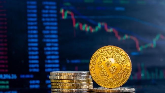 Bitcoin Dips, Ethereum, XRP, Dogecoin Rise: Analyst Predicts 'BTC Goes Up' if Consumer Inflation Comes in Better Than Expected