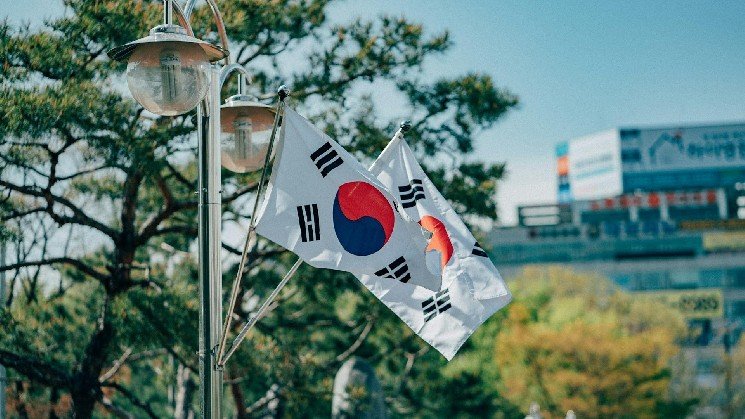 XRP slips below $1 even as a Korean regional bank adopts Ripple Payments