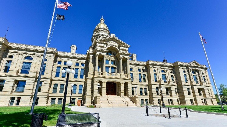 Wyoming joins $15 billion LayerZero exodus with state stablecoin move