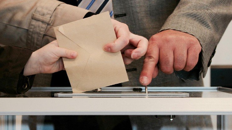 Optimism-funded team's deciding vote shifts $49 million in OP tokens away from users