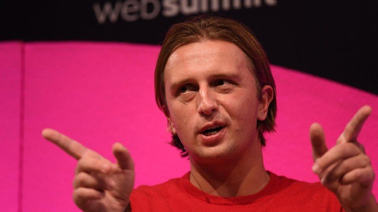 Euro stablecoins get a mainstream push as Revolut begins rolling out EURR in Europe