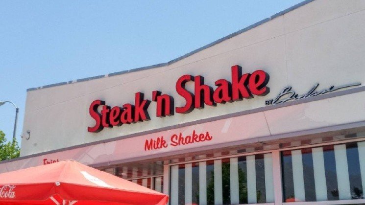 Why a Famous Burger Chain Now Calls Itself a ‘Bitcoin Company’
