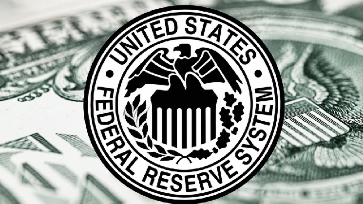 Renowned Economist Argues That the Fed Should Raise Interest Rates in September