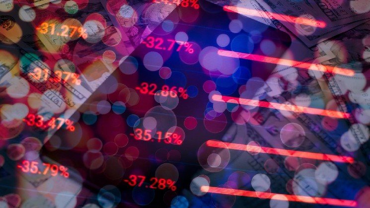 Oil up, bitcoin down as U.S. strikes Iranian crude carriers