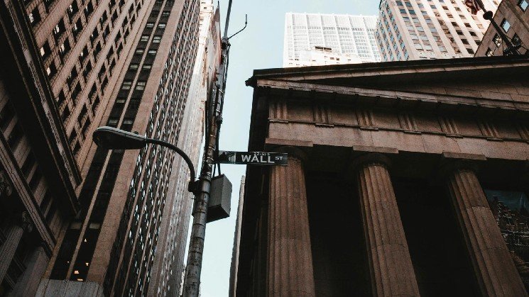 Banks escalate stablecoin rewards fight as Senate prepares for a Clarity Act vote