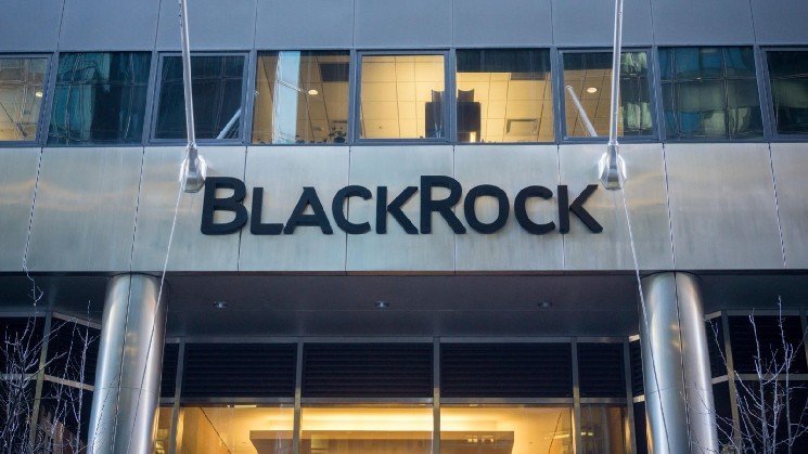 BlackRock scoops up over $1 billion of this crypto in 20 days