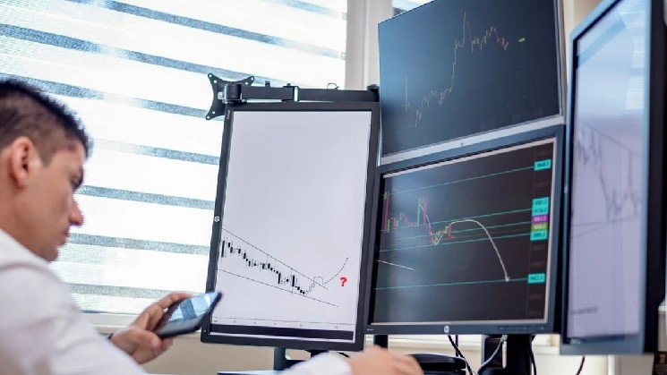 Robinhood Ventures Fund I Invests $25M in CrusoeAI Series F
