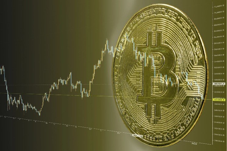 What's It Worth Selling Bitcoin and Gold For? Bloomberg Strategist Points to 5% US Bonds