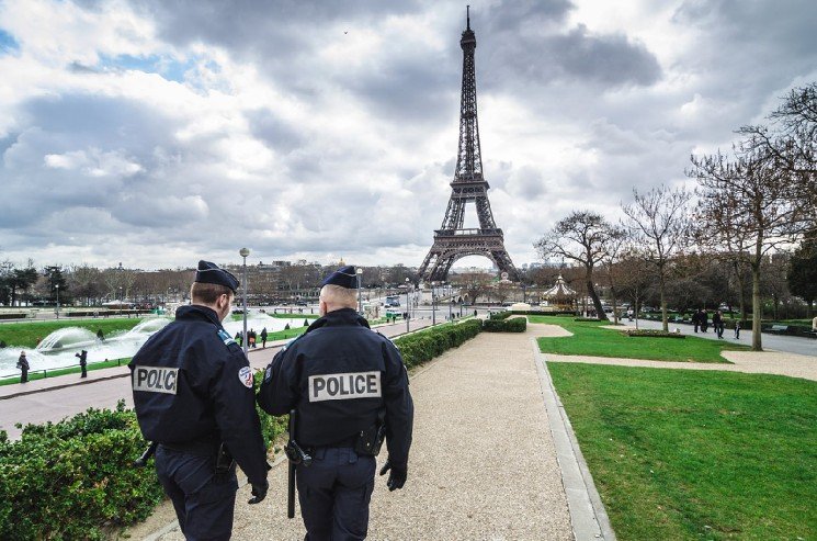More French Crypto Crime: Family Tied Up at Home